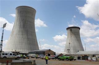 米ウェスチングハウスが建設しているボーグル原発３、４号機の冷却塔＝米ジョージア州（共同）