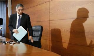 残り任期が１年余りとなった日銀の黒田東彦総裁＝１６日、日銀本店