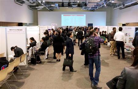 人材派遣大手パソナが留学生向けに開いた合同企業説明会＝１０日、東京都千代田区