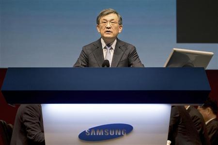サムスン電子の定時株主総会であいさつする権五鉉副会長＝２４日、ソウル（代表撮影・共同）