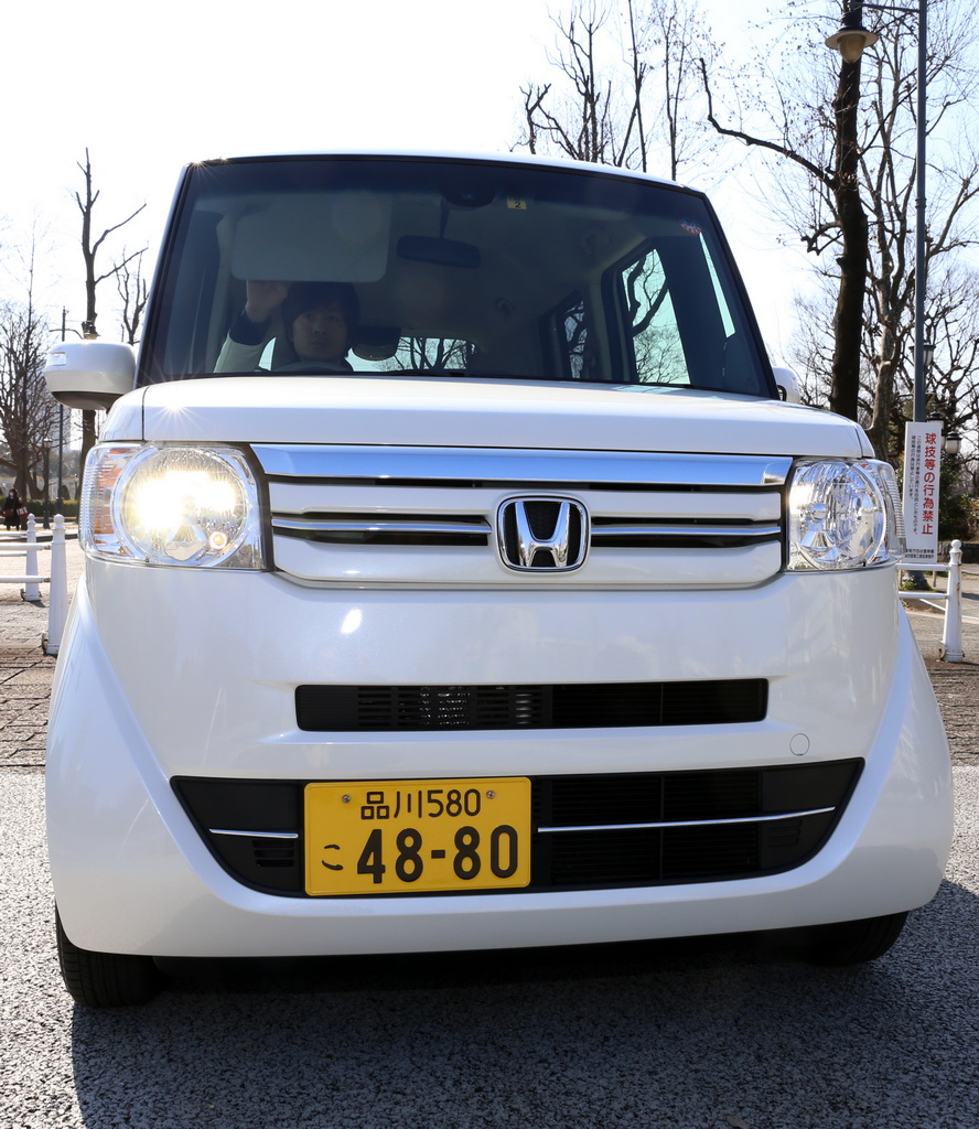 ヘッドライトを点灯させる