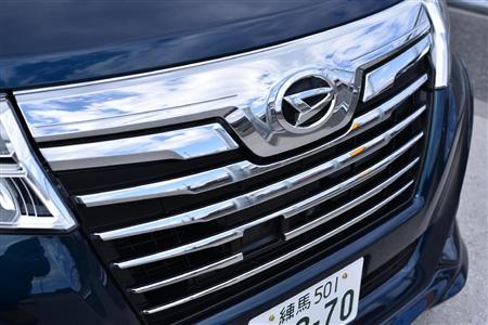 グリルだけだと、また車格がわからなくなる。「Ｄ」エンブレム隠して「トヨタ・ヴォクシーです」って言われたら信じてしまいそう。ダイハツ・トール