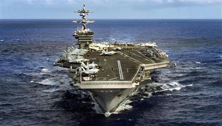 １月３０日、太平洋を航行する原子力空母カール・ビンソン（米海軍提供、ロイター）