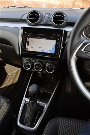 コンソール周りはかなりシンプル