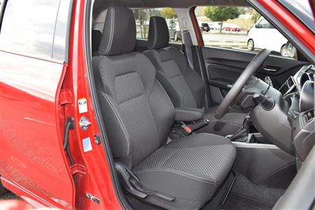 サポート性の高いスポーツシート