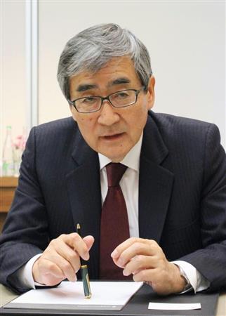 インタビューに答えるエーザイの内藤晴夫ＣＥＯ＝１８日、ジュネーブ（共同）