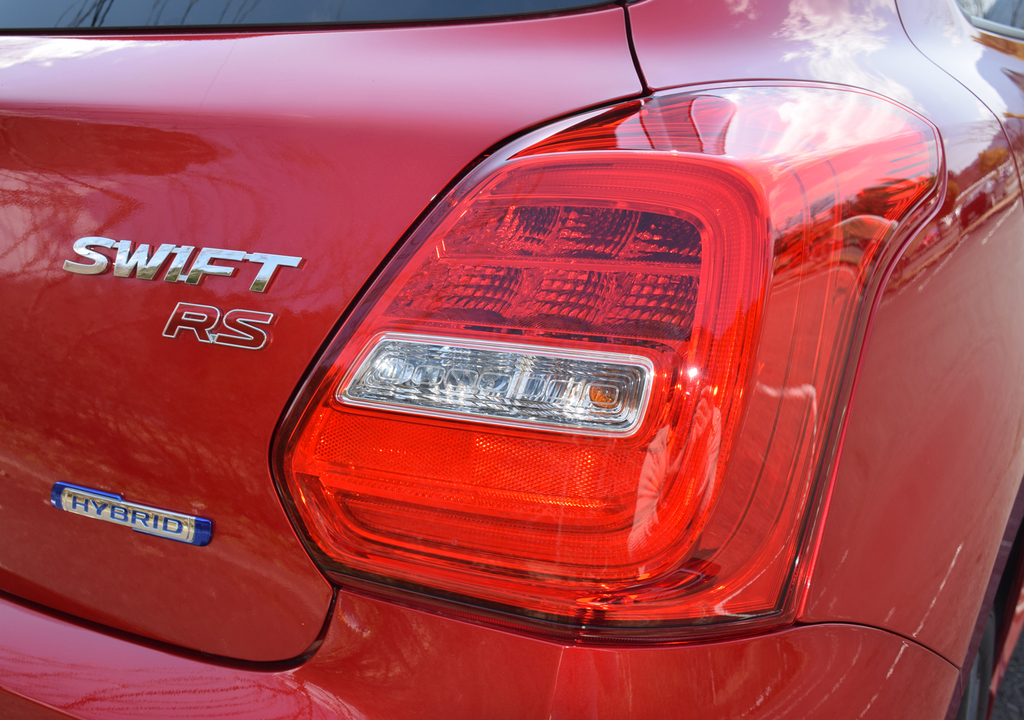 立体感のあるリヤコンビランプ