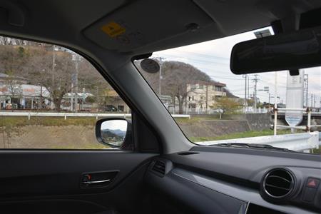運転席から助手席側を見た状態