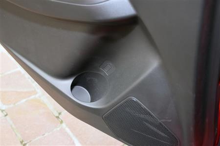 リヤドアのドリンクホルダー