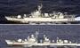 沖縄県・与那国島沖の接続水域を航行する中国海軍のフリゲート艦２隻＝２０１３年５月７日（防衛省統合幕僚監部提供）