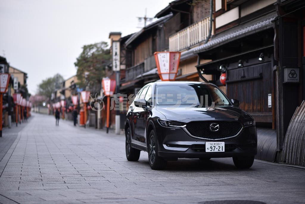 京都・祇園にて。マツダ・ＣＸ－５