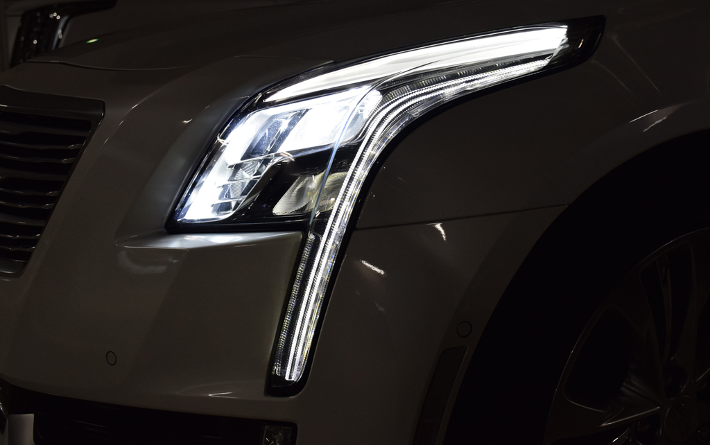 縦長のＬＥＤヘッドランプ