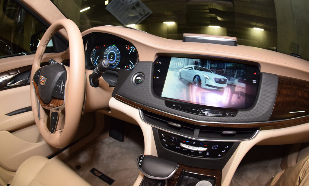 「ＣＴ６」のダッシュボード（魚眼レンズを使用）