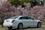 桜とキャデラックの最高級セダン「ＣＴ６」