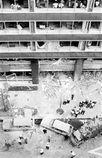 連続企業爆破事件三菱重工ビル爆破事件の現場=東京都千代田区丸の内 連続企業爆破事件三菱重工ビル爆破事件の現場=東京都千代田区丸の内