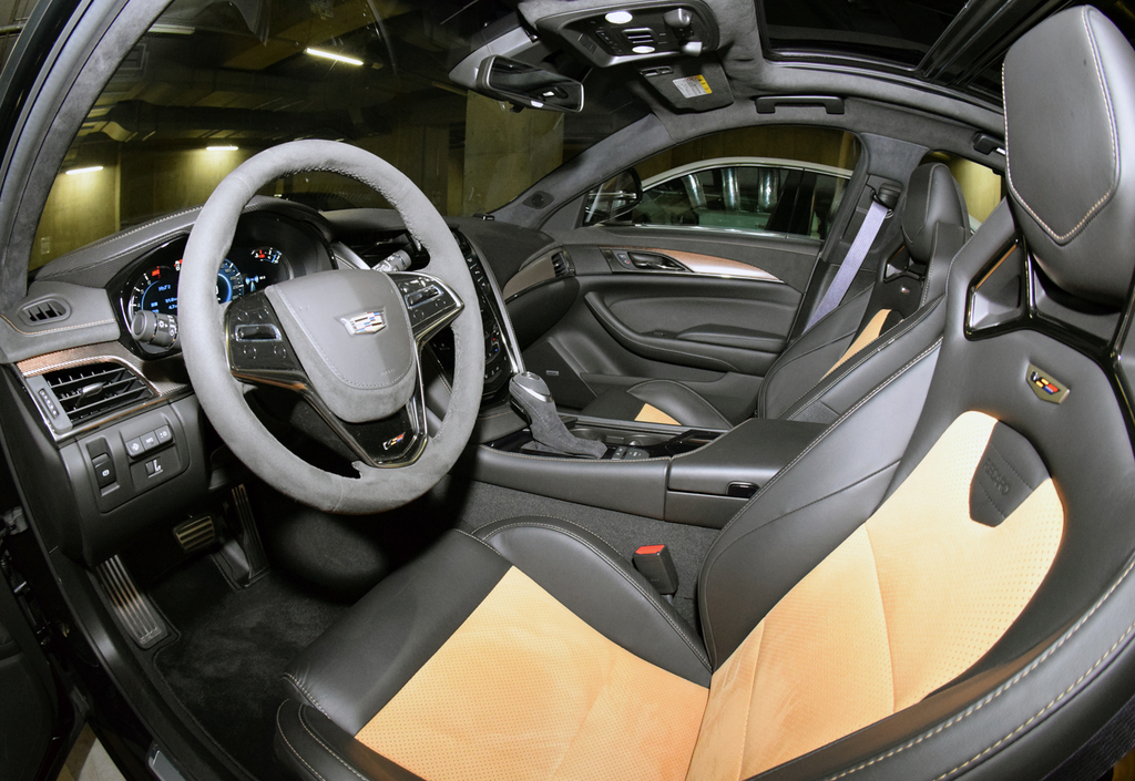 「ＣＴＳ－Ｖ」のフロントシート周り