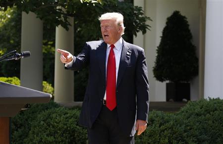 パリ協定からの脱退方針を発表したドナルド・トランプ米大統領＝１日、米ワシントンのホワイトハウス・ローズガーデン（ロイター）