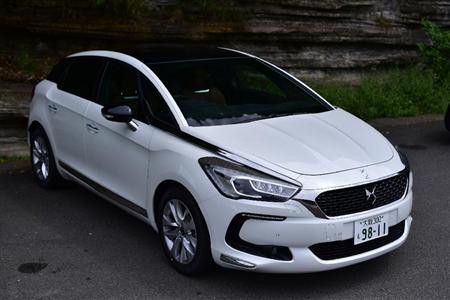 少し上からのアングルだとまた違った感じ。実物確かめてみたくなるでしょ？ＤＳ５