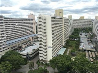 東京都板橋区の高島平にあるＵＲ都市機構の賃貸住宅。同機構は集合住宅の省エネ化に力を入れる