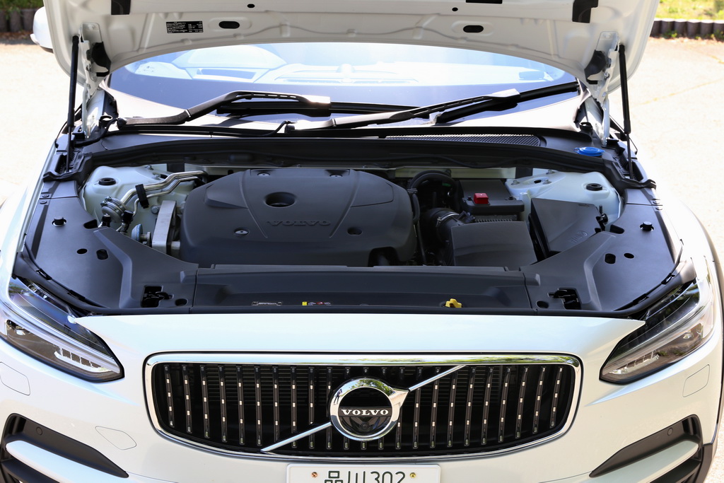 ２．０リッター直４ガソリンターボエンジンを搭載する