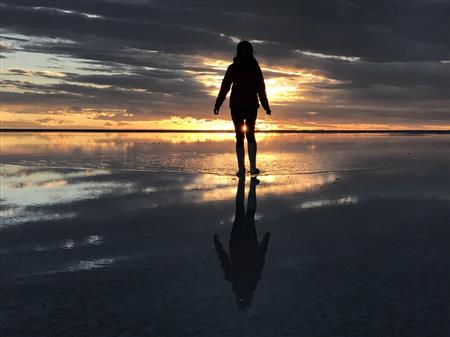 野辺さんの南米一人旅。ウユニ塩湖にて