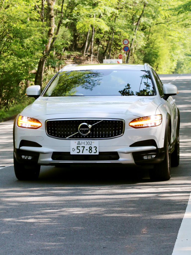 ハザードランプをつけるとこんな感じです。カッコいい