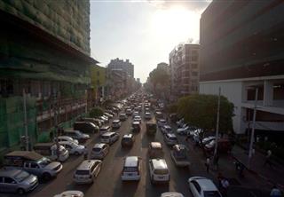 最大都市ヤンゴンの中心部。人口６００万超の同市はミャンマーの経済活動の中心地だ（ＡＰ）