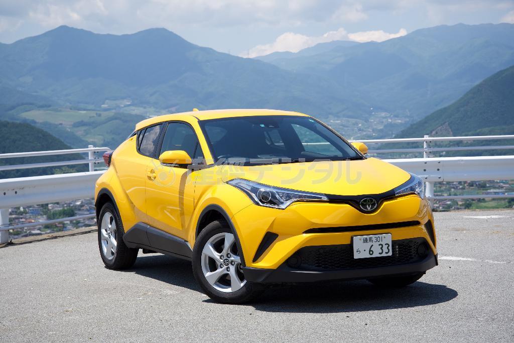 山梨・甲州の「牛奥みはらしの丘」にて。トヨタ・Ｃ－ＨＲ