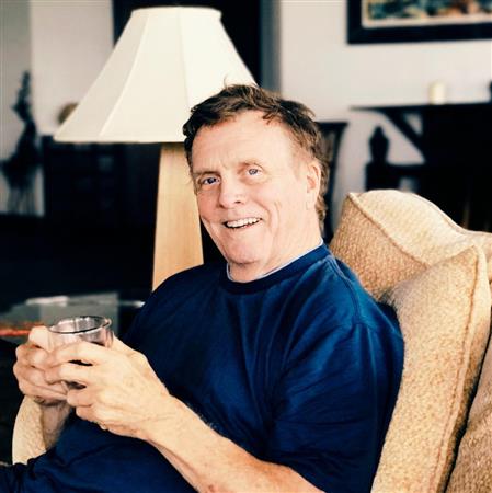 スペンサー・ジョンソン氏＝２０１６年１２月２４日、ハワイ（ＡＰ）