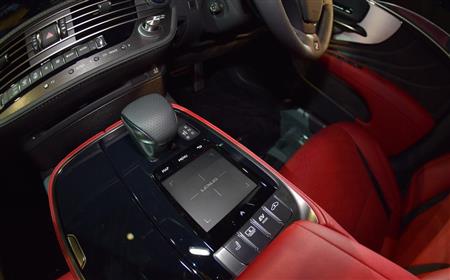 Ｆスポーツのセンターコンソール