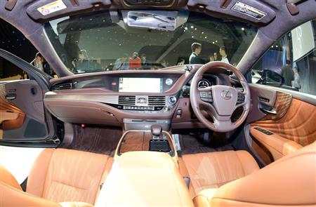 後席から眺めるフロントスペース