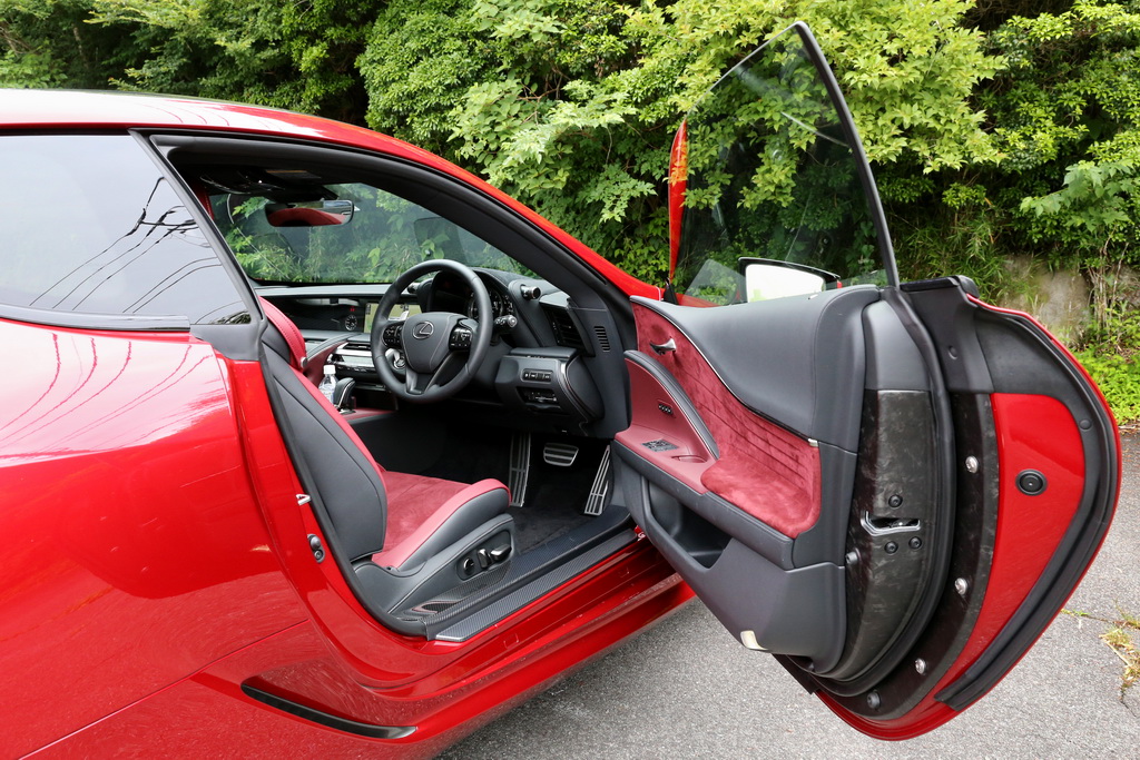 ドアを開けると期待感が高まる