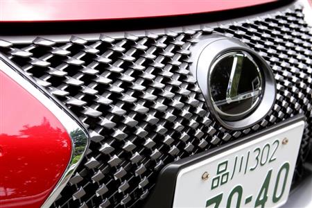 近づいて見てみると芸術作品のようなグリル