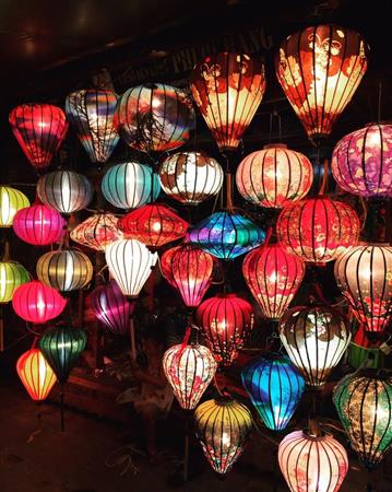 ホイアン旧市街のランタン
