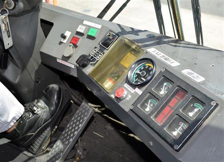 トーイングカーのインパネ。様々な計器類がある