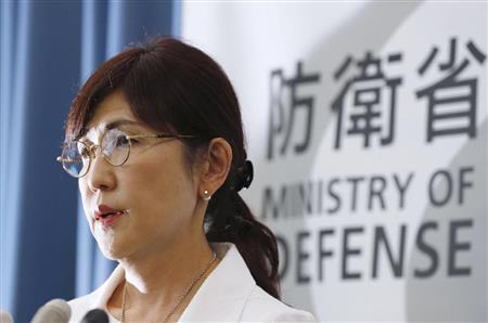 ２１日、防衛省で記者会見する稲田防衛相