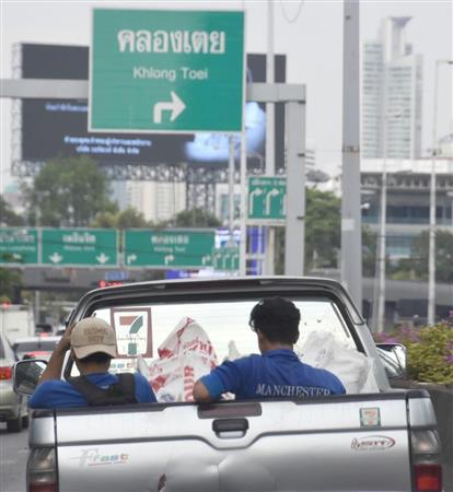 タイで荷台乗車の規制強化 市民反発 全面禁止先送り Sankeibiz サンケイビズ