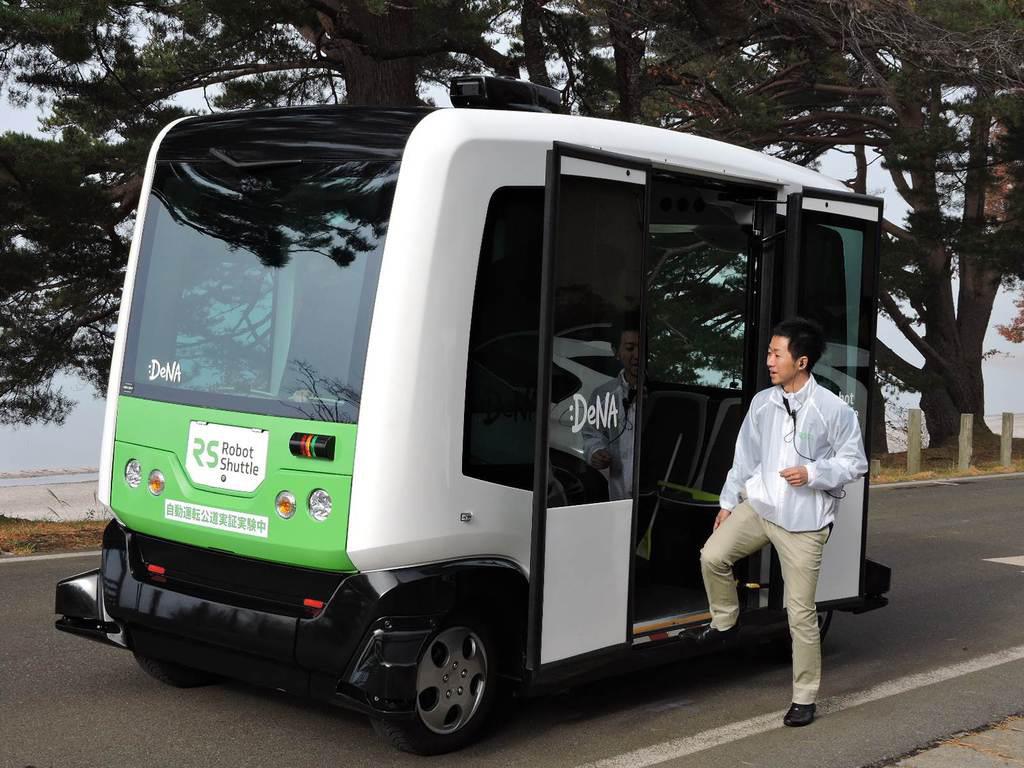 ２０１６年１１月、田沢湖畔の公道での実証実験に使われた無人運転車両