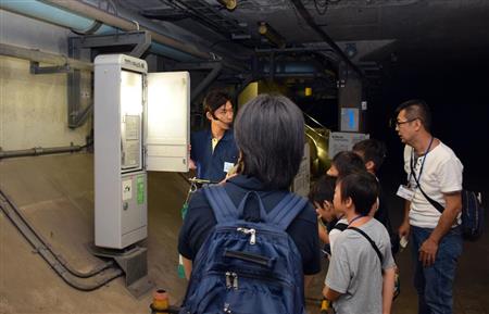 緊急避難通路内には１５０メートル間隔で非常電話が設置してある