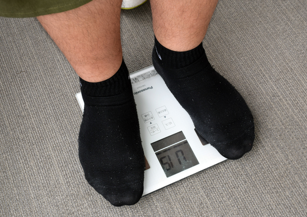 杉渕が体重計に乗ったらまさかの「Ｕ１５」…。こちらは体重計が壊れないかが心配