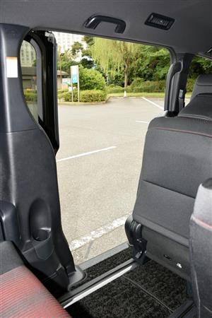 ３列目への乗降性は良好