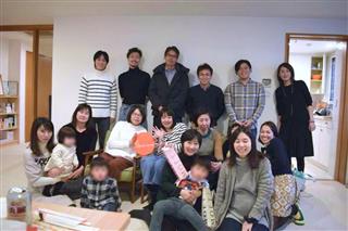 ４年目を迎え開催した懇親会に在宅スタッフも子供連れで参加した（画像の一部を加工しています）