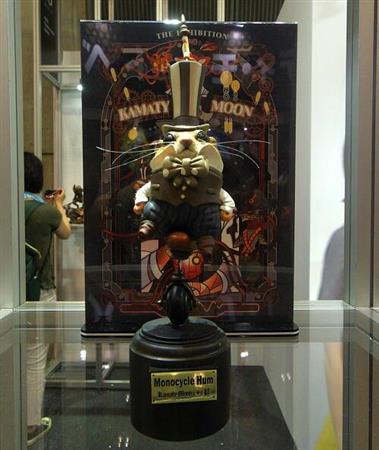 鎌田光司さんの作品を中国メーカーがフィギュア化した