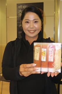 ＯＭＯＴＥＮＡＳＨＩＳｅｌｅｃｔｉｏｎのチューブタイプの明太子（中州酔壱ない）＝札幌市（杉浦美香撮影）