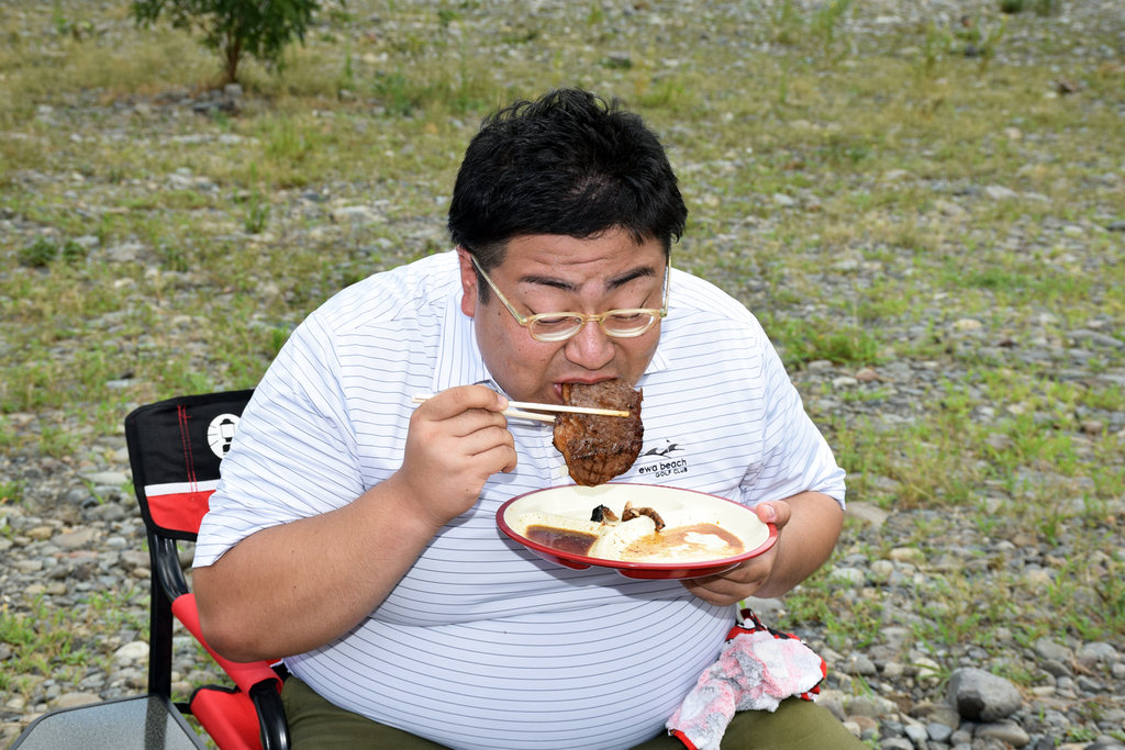 ステーキが一気に消えていく