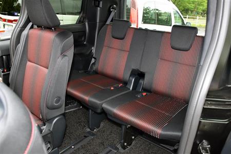 ３列目シート。なるべく３人は避けたいところ