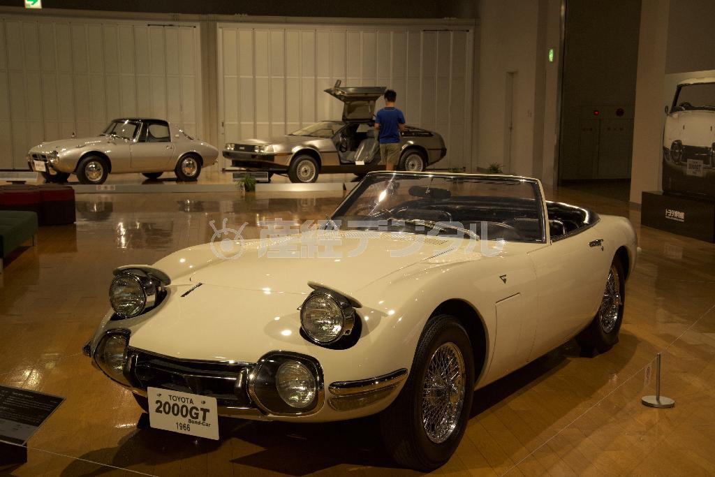 登場から５０年。歴代ボンドカーの中でも依然として屈指の人気を誇る。トヨタ博物館２０００ＧＴ特別展