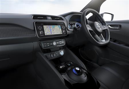 日産の新型「リーフ」のインテリア