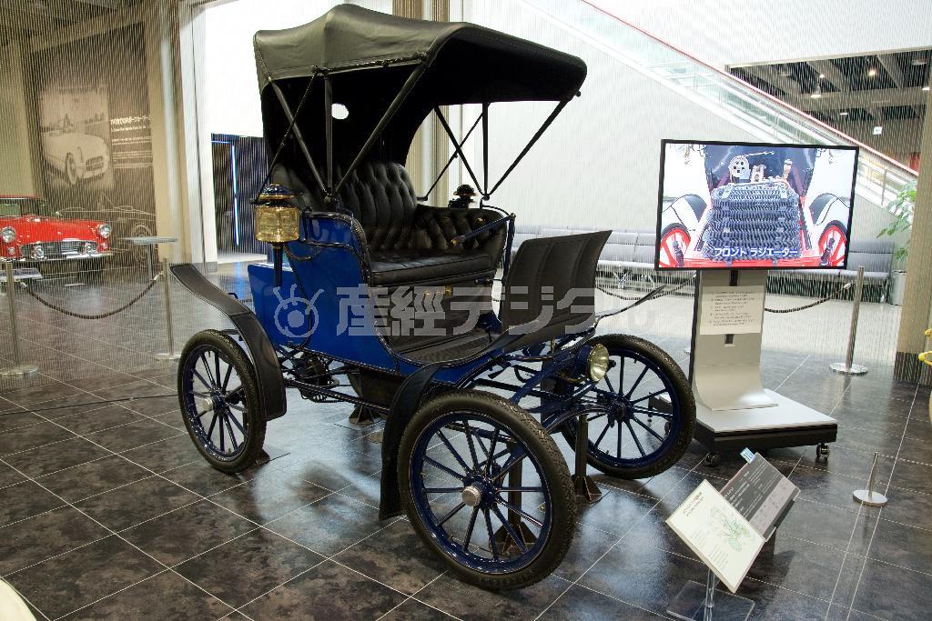 ベイカー・エレクトリック（１９０２年・米）。トヨタ博物館