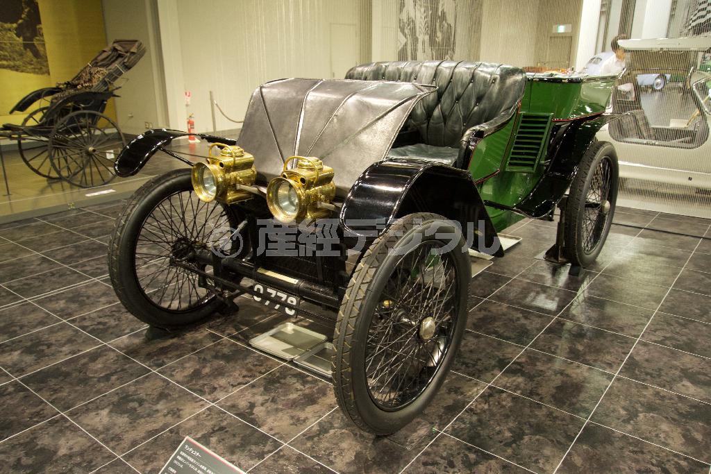 ランチェスター（１９０４年・英）。トヨタ博物館
